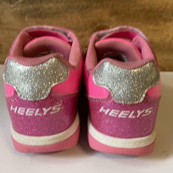Heely’s - Picture 4 of 5